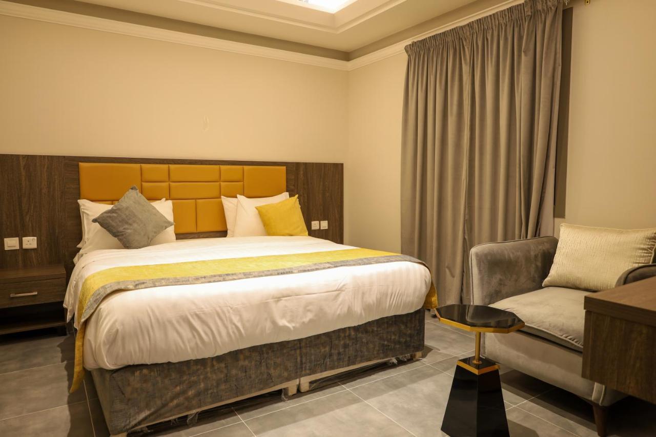 Tura Aparthotel 3*